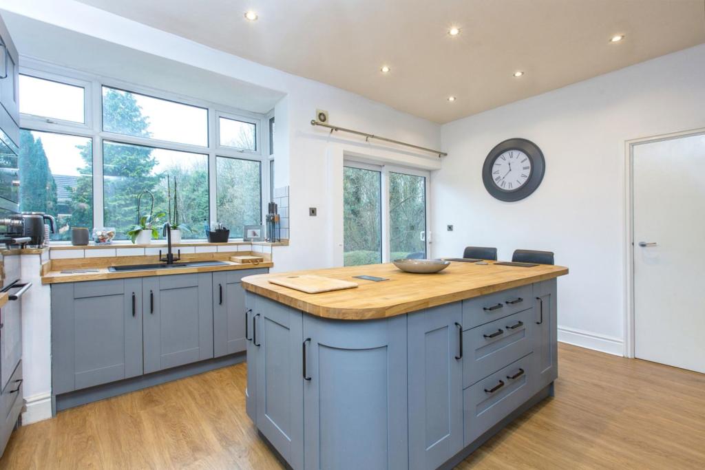 Kitchen/Breakfast
