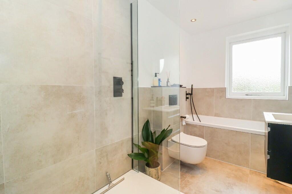 Bath &amp; shower room