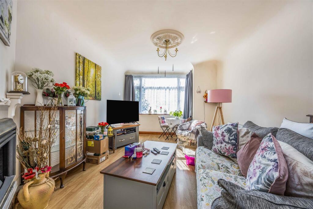 269 Highbury Grove, Cosham-Small-PorticoMarketing-
