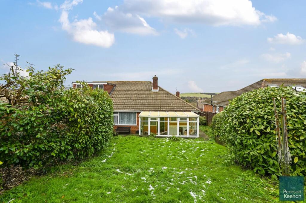 21-jevington-drive-bn2 (16).jpg