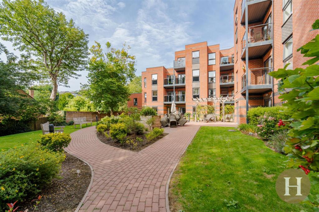 Hadleigh Estate Agents-29.jpg