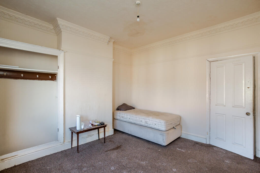 Bedroom 1b
