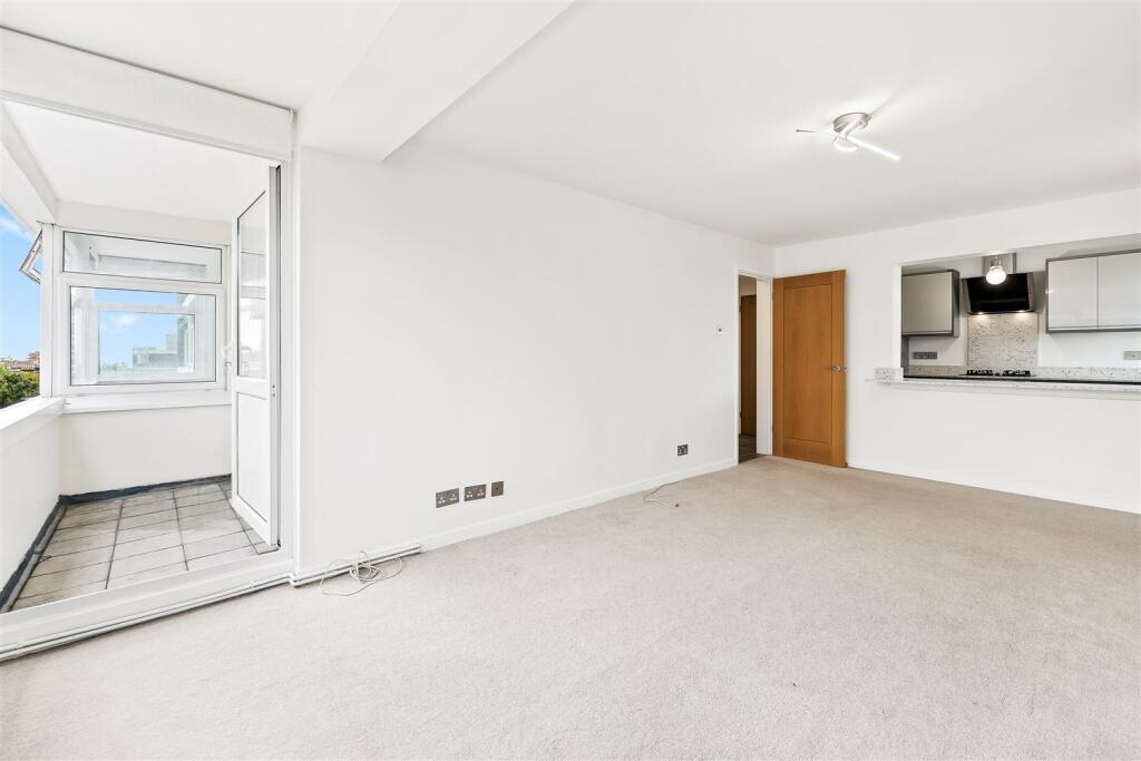 Living/Dining Area