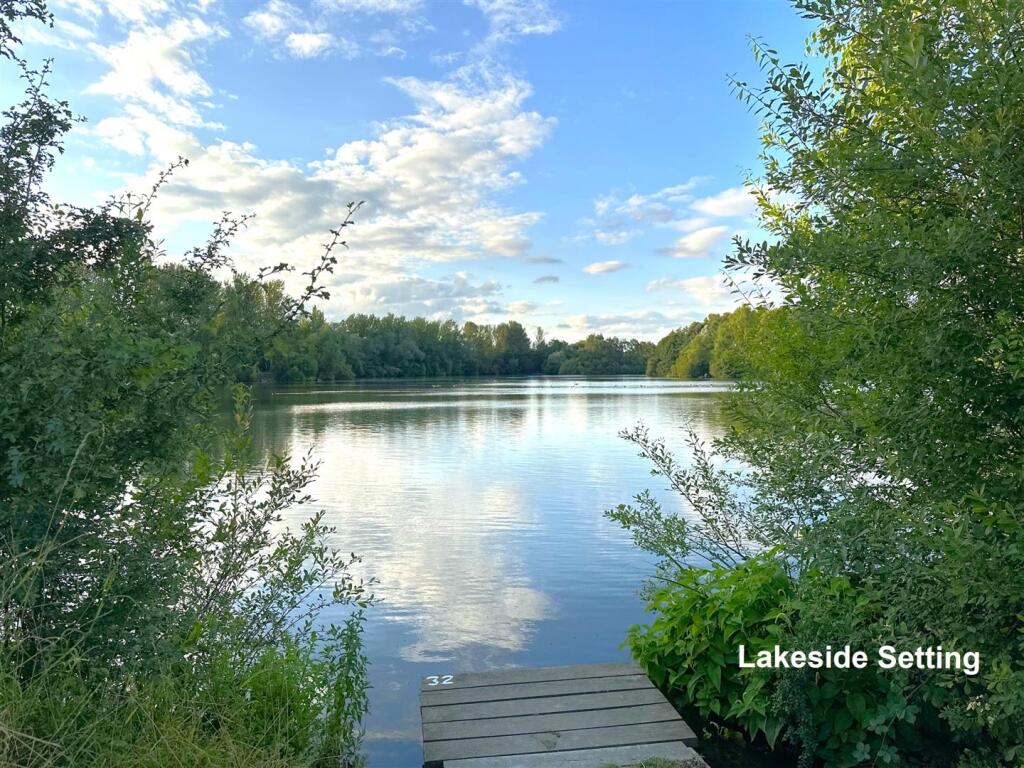 Lovely Lakeside Setting 263