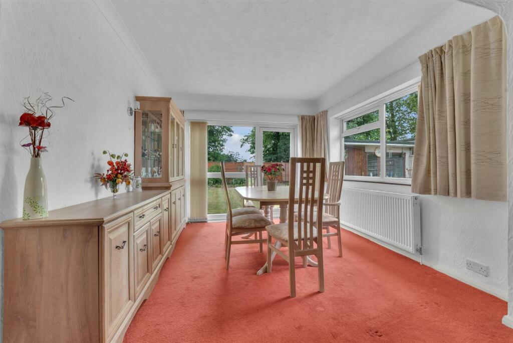 Lounge / Dining Room