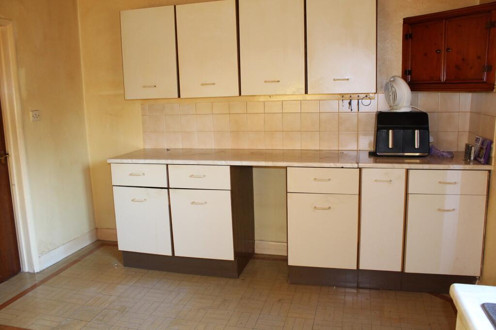 Fitted Kitchen Picture 2