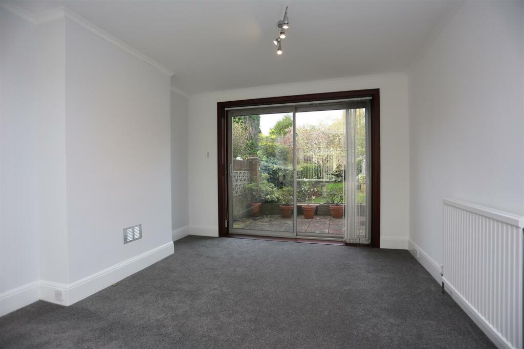 56 Applesham Avenue Living Room (5).JPG