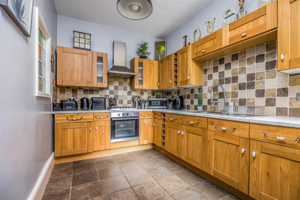 72 Haslemere Road, Southsea-Small-PorticoMarketing