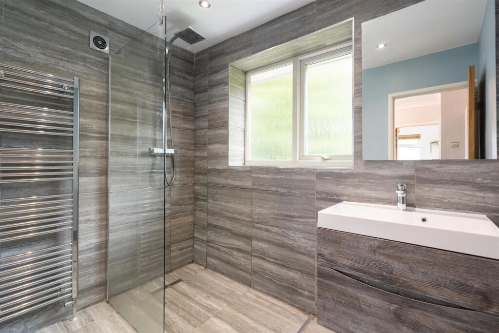 28 Rowlands Crescent_17.jpg