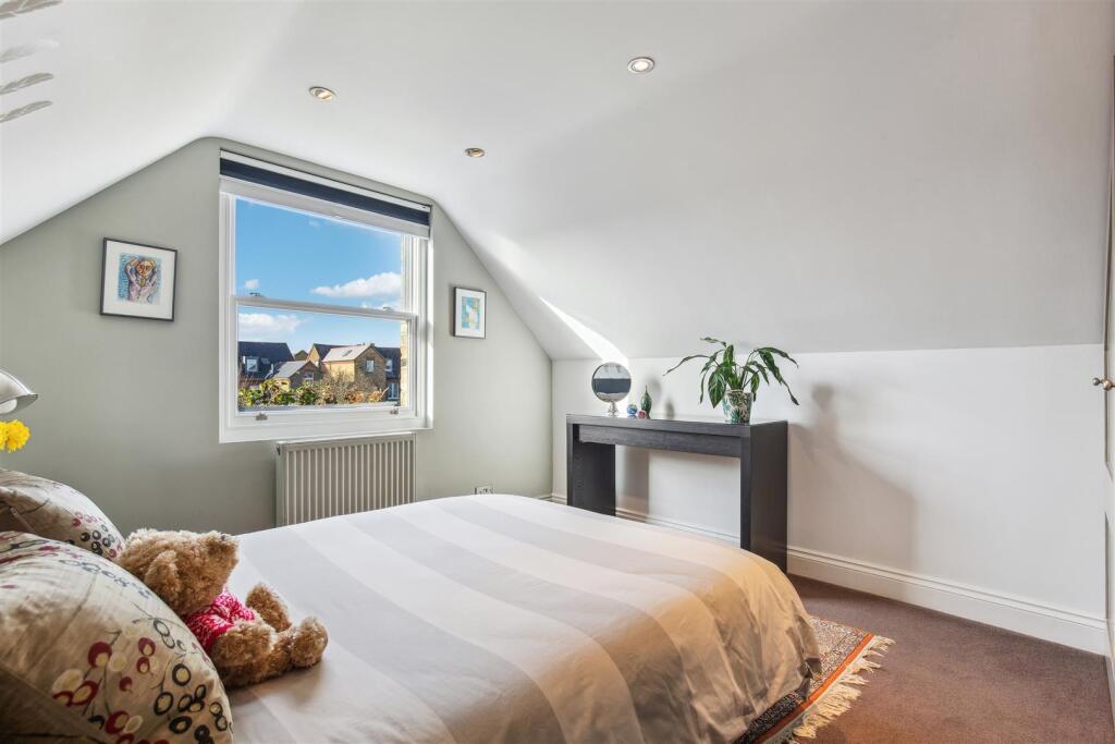 FOR SALE - Homefield Road, W4