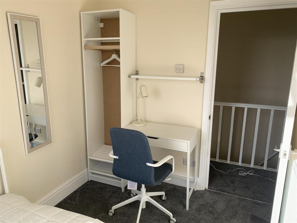 Middle S Bedroom 2.JPG