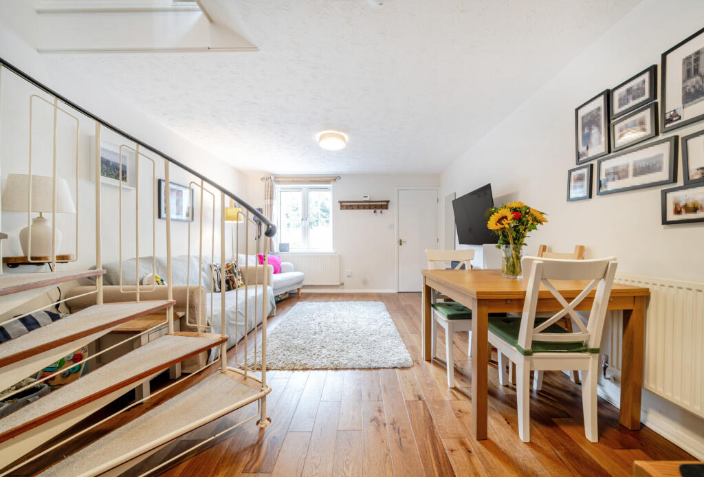 1348333-7-68baca5...