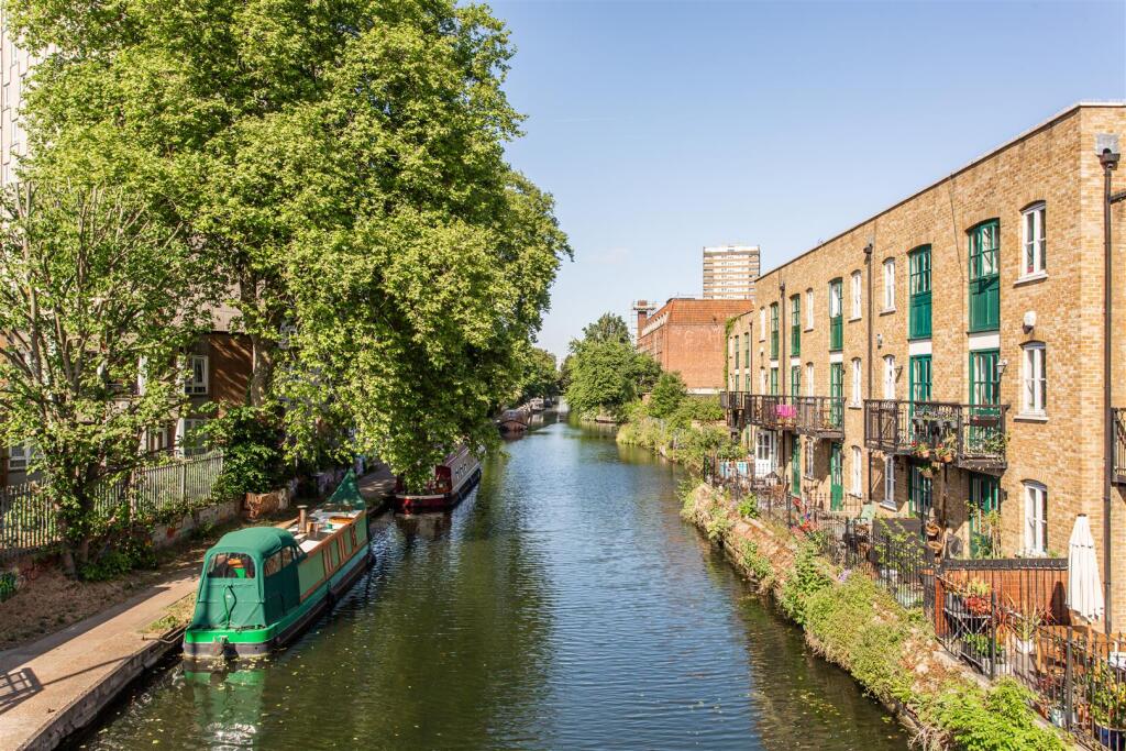 Hertford Union canal