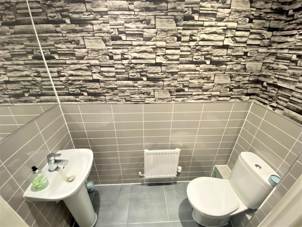 Cloakroom/wc