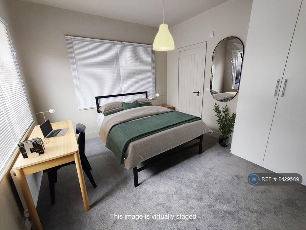 Room 4 - Ensuite + Kitchenette