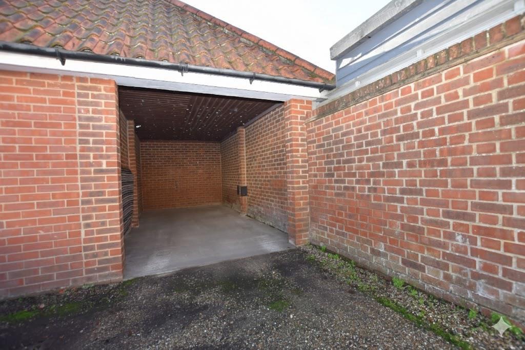 Carport.jpg