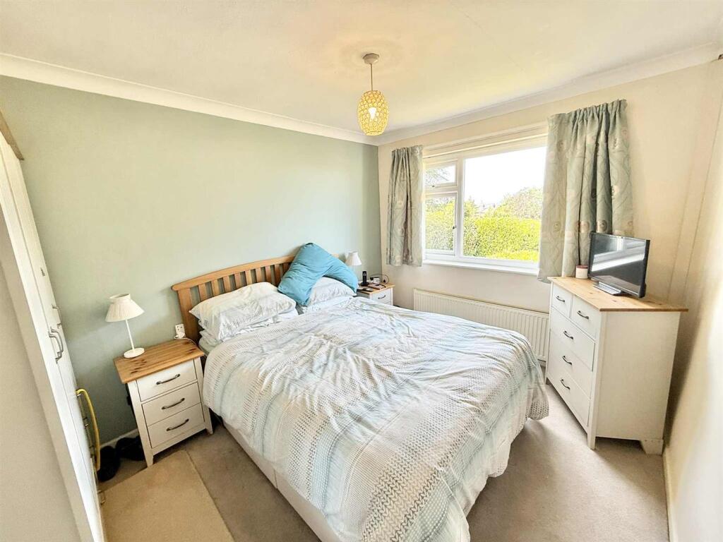 bedroom-1.jpg