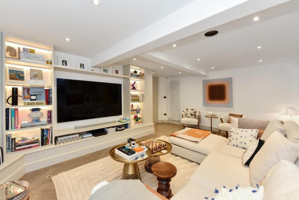 35 York House (5).JPG