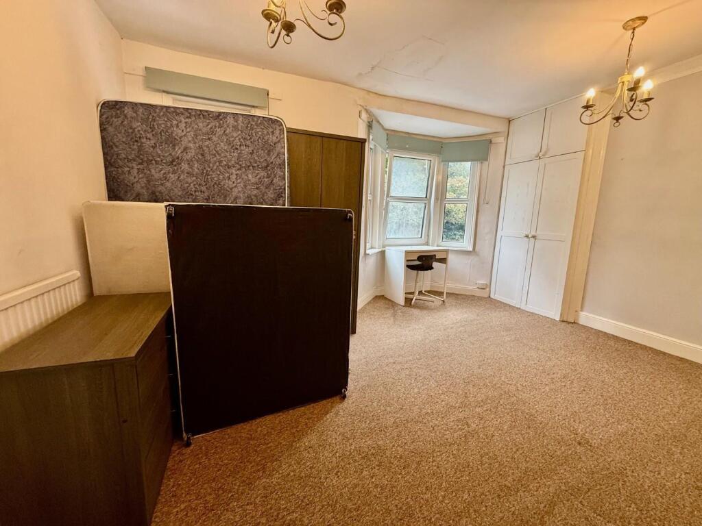 Bedroom 5.jpg