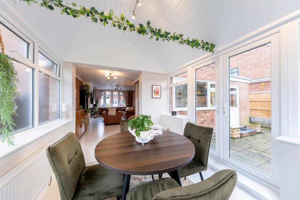 24 Limewood Crescent-008.jpg