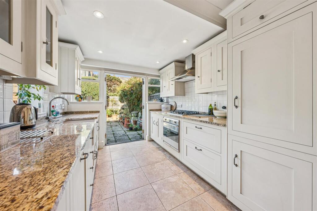 4 - 2025-10-01T161314.849.jpg