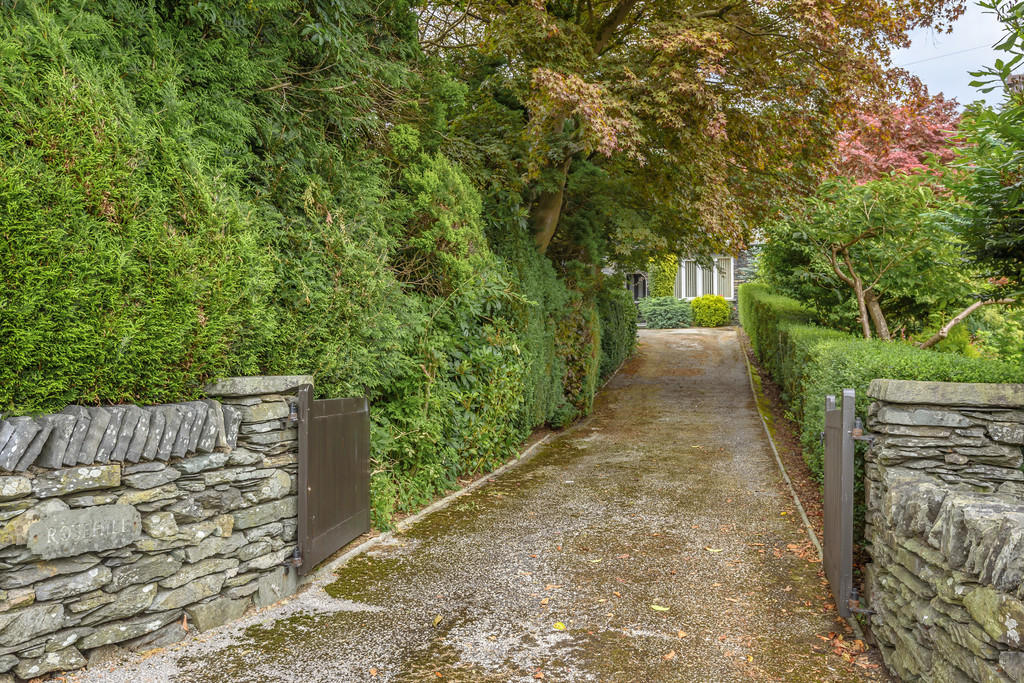 Private Gated Dri...