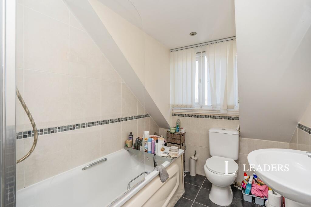 Family Bathroom (Mai
