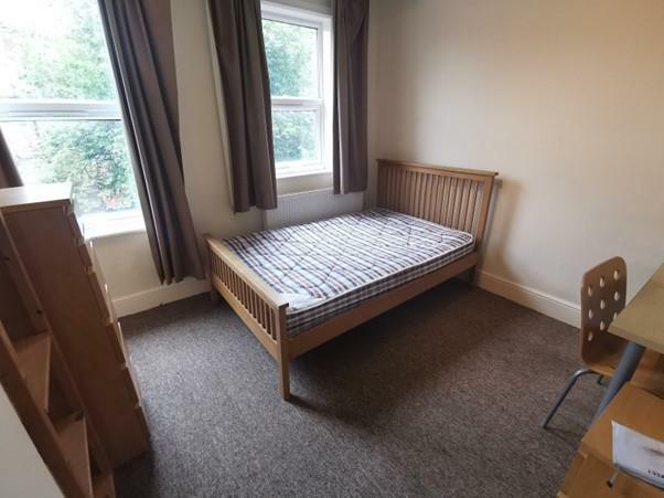 bedroom 22.jpg