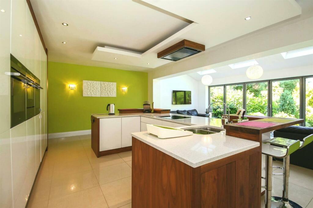 Kitchen Area.jpg