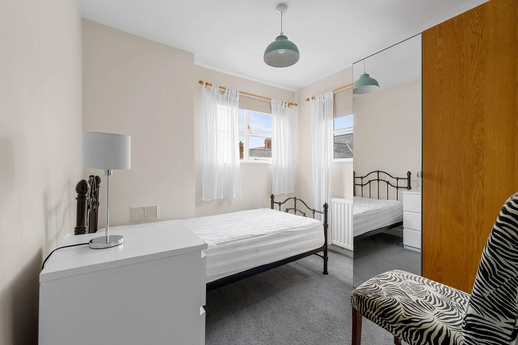 18 Gresford Avenu...