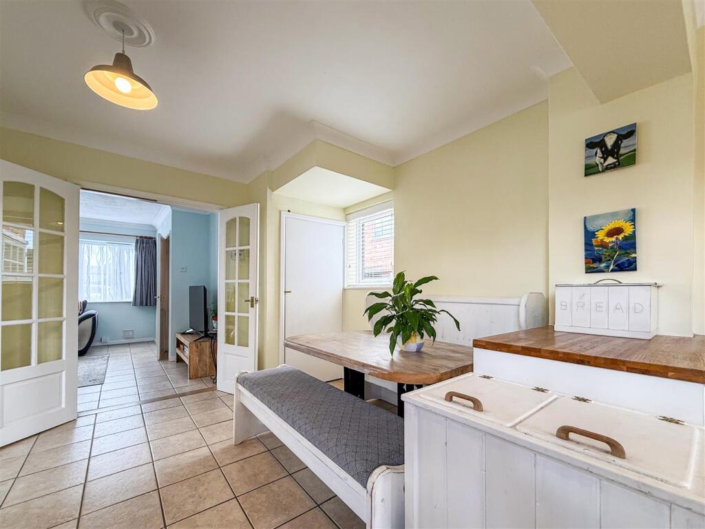 kitchen/dining