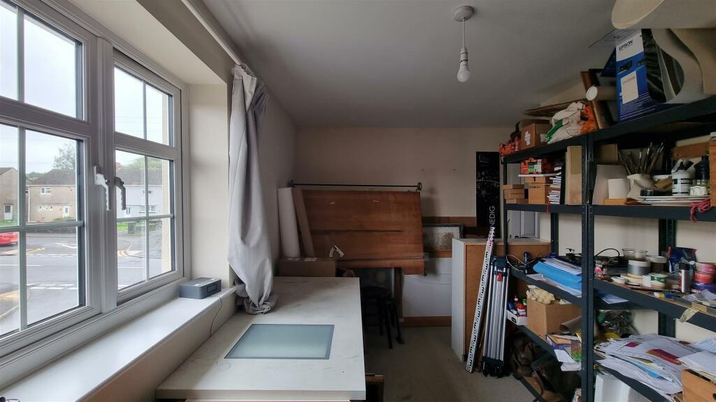 10b Bedroom 2.jpg