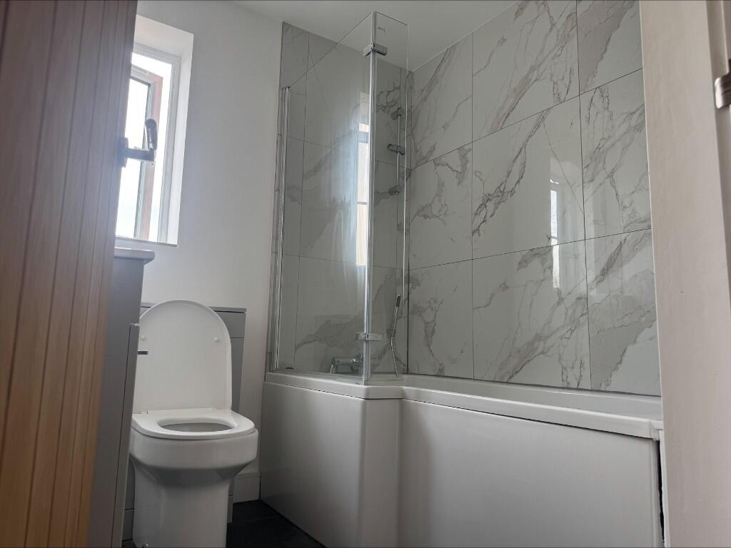 Bathroom/Shower Room