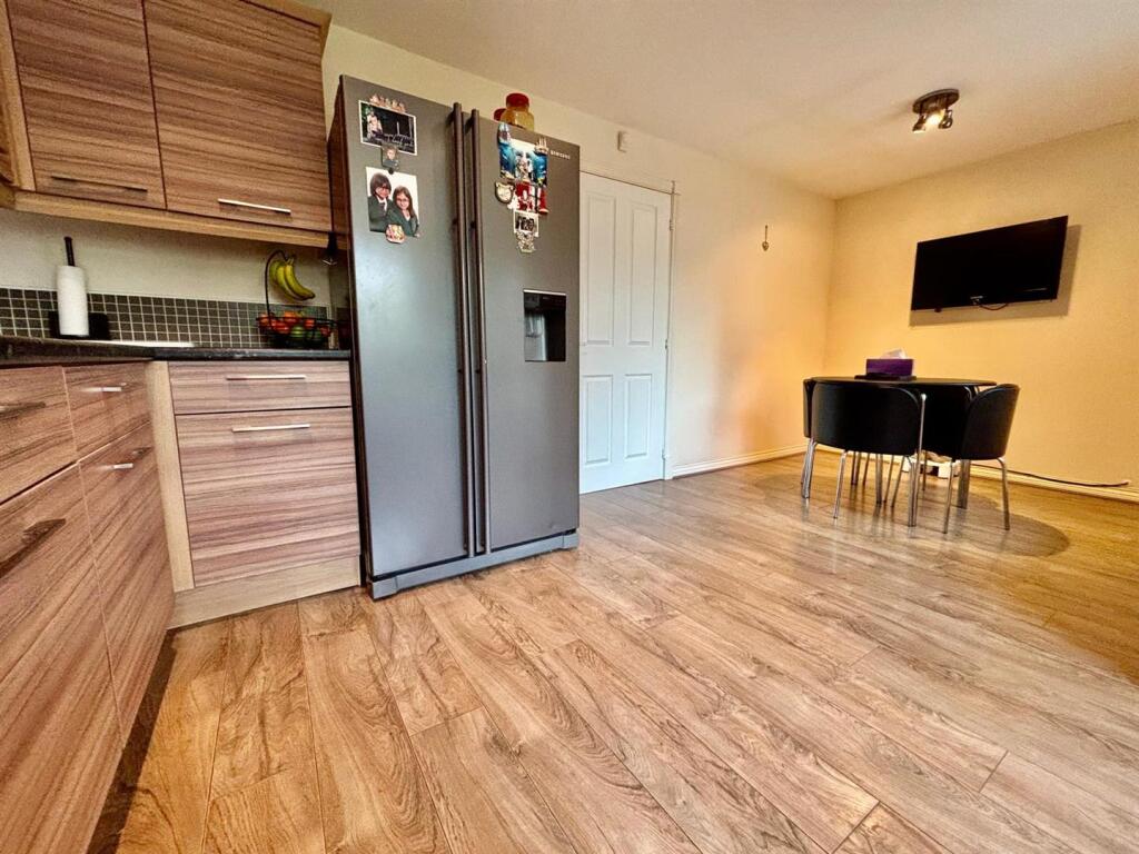 Fitted Breakfast / Dining Kitchen: