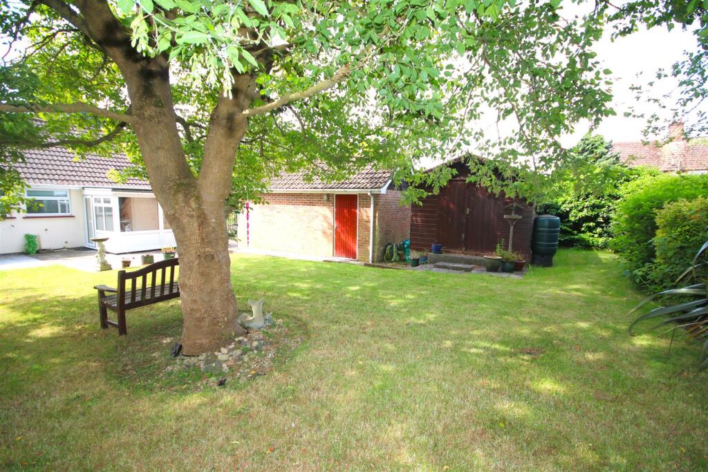 Rear Garden a.JPG