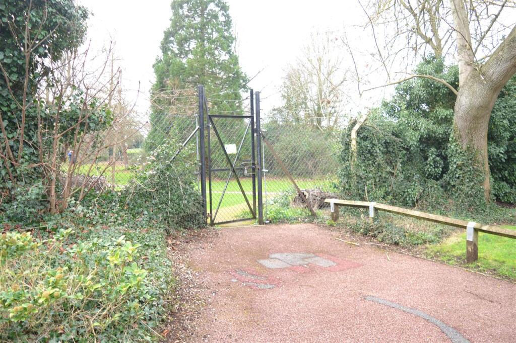 GATE TO PARK