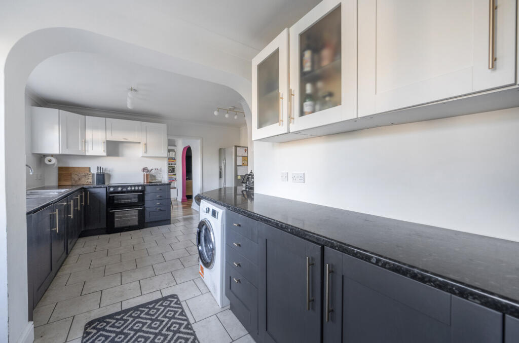 1383607-6-69205fe...