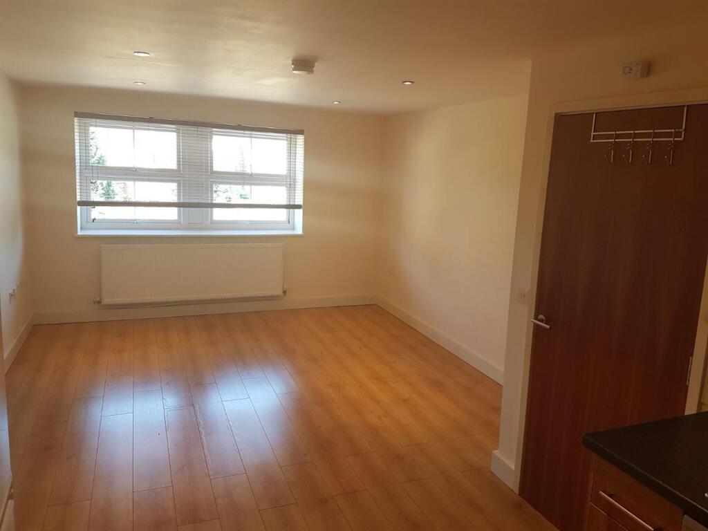 WhatsApp Image 2025-09-22 at 11.50.34_c789c0b7.jpg