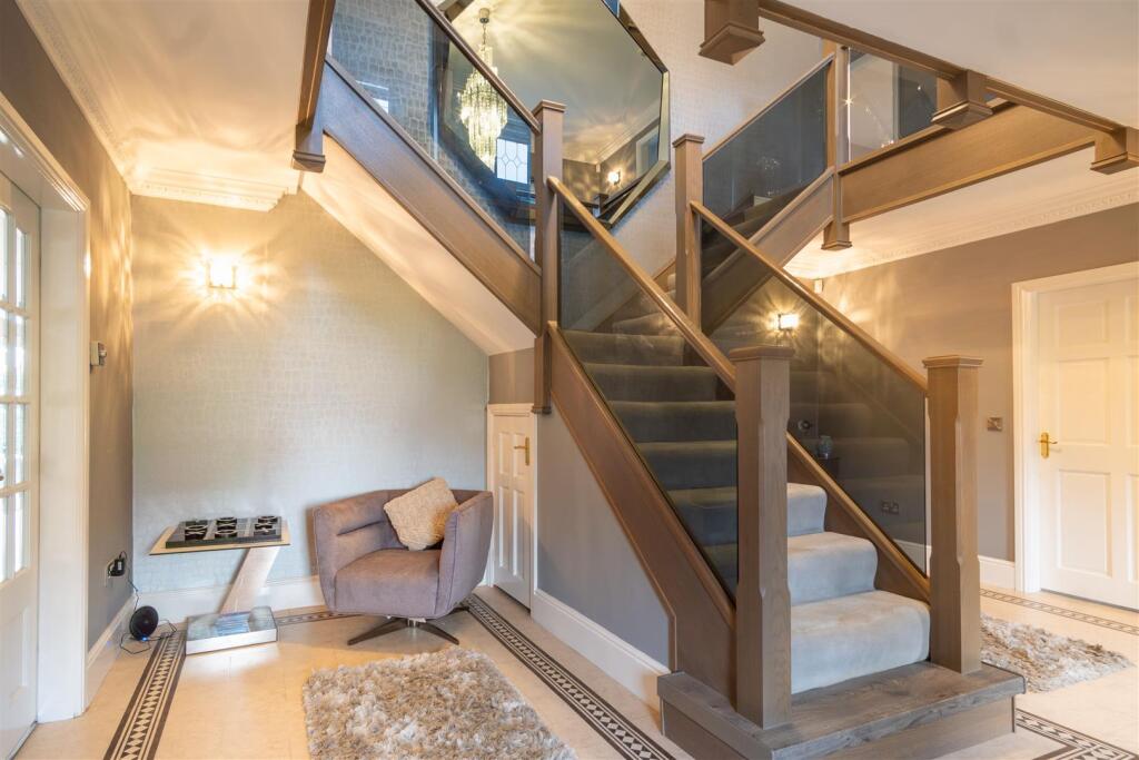 ENTRANCE HALLWAY