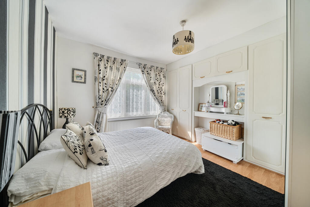 1302179-16-683ddd...