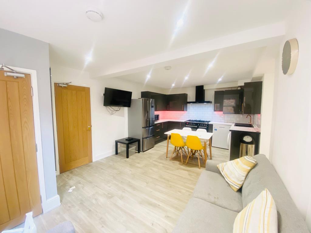 Kitchen/Living Room