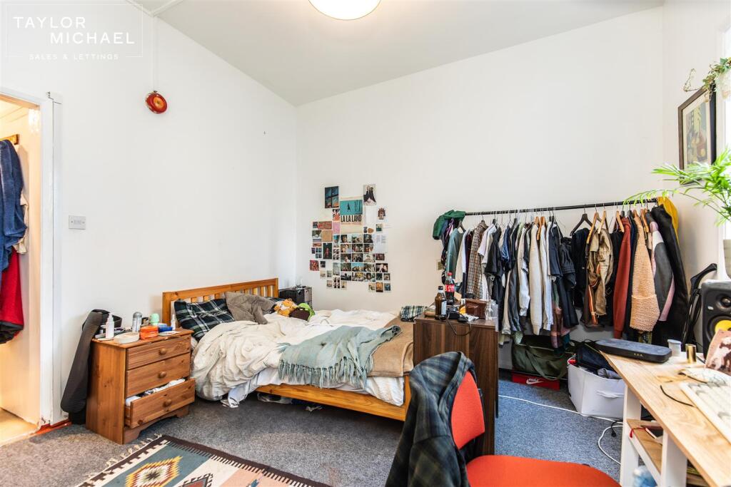 Studio Room