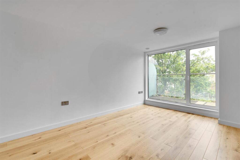 06 To Let 2 Bedroom Flat UB2 www.islingtonproperti