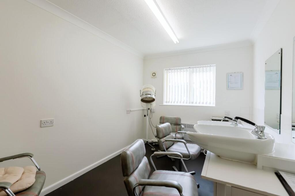 Amberley Court_10.jpg