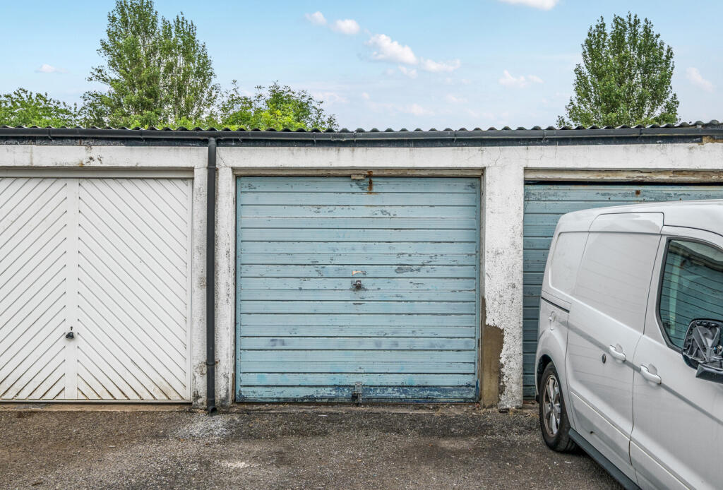 1307320-5-685676d...