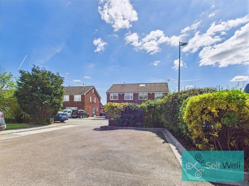 Front Aspect/Driveway