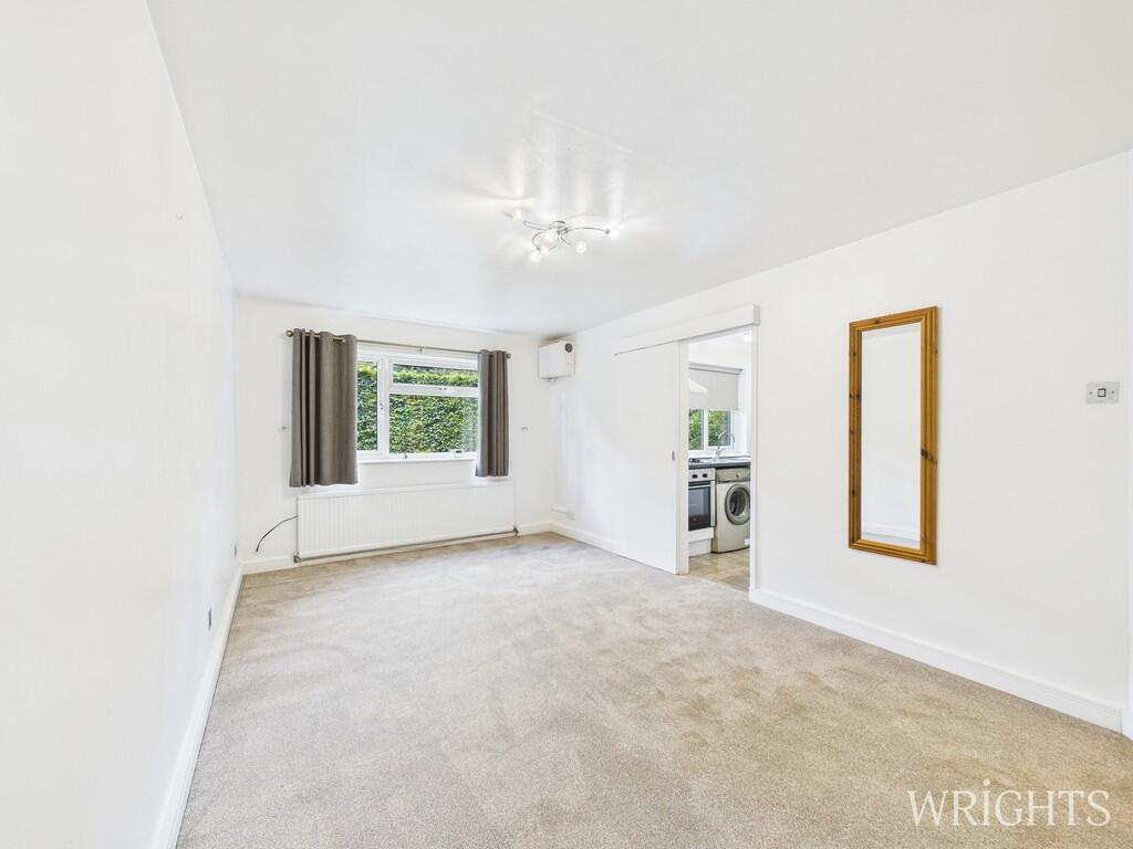 CAM02796G0-PR0484...