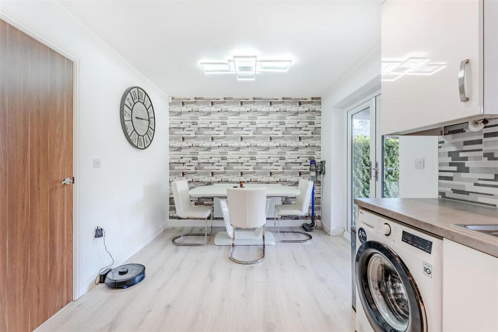 Kitchen/Dining Room