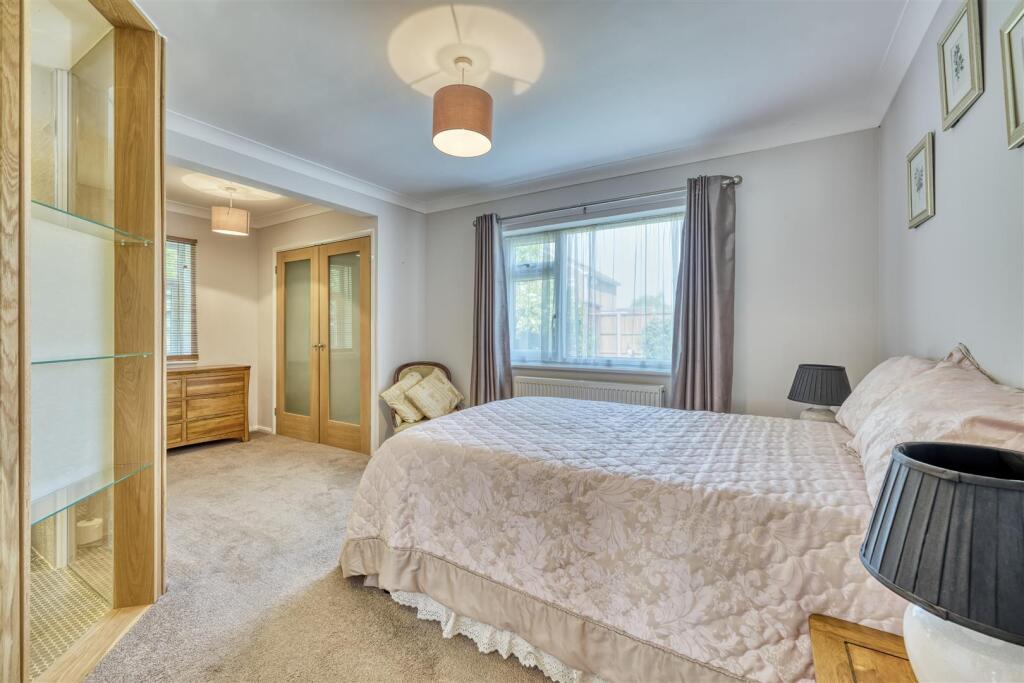 9-26 Pearce Cres War