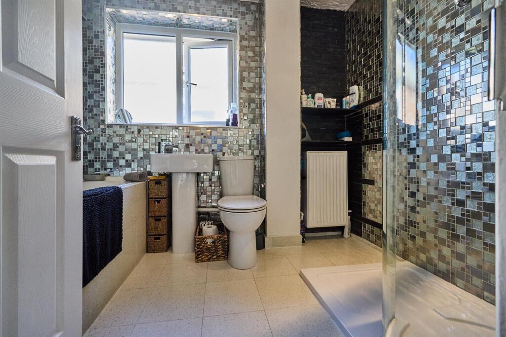 Side Bathroom